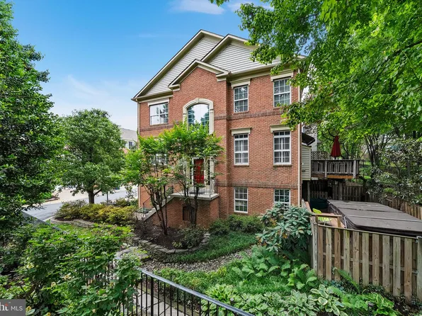 4648 Lambert Dr, Alexandria, VA 22311