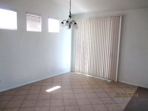 5th image of 355 Carlisle Crossing St