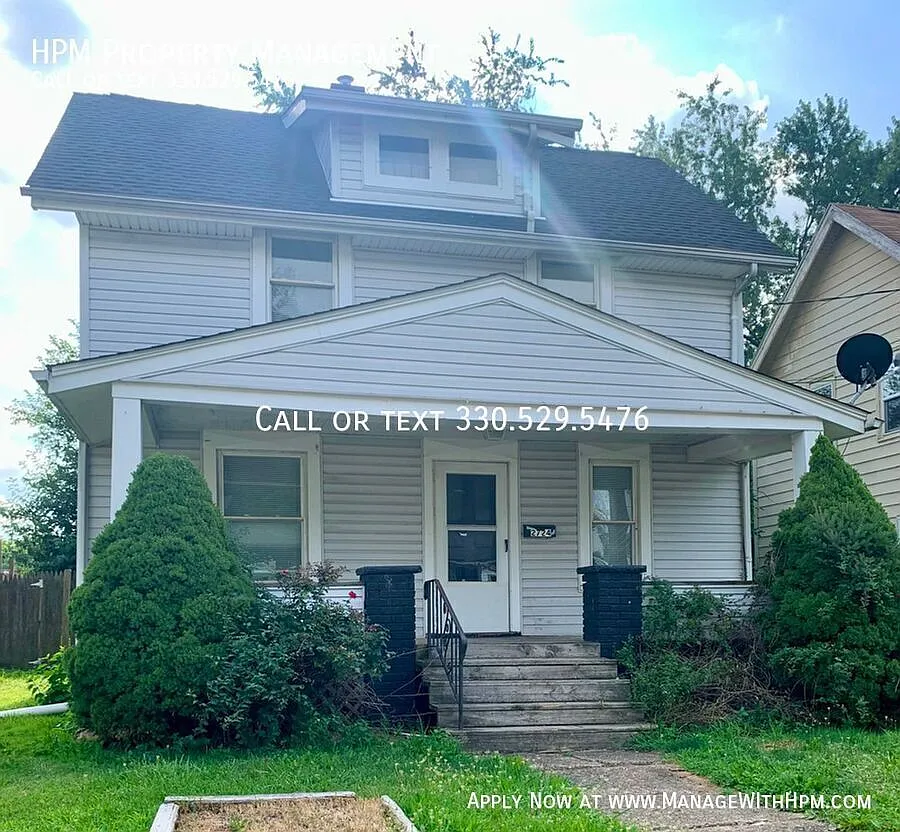 3 bed, 1.0 bath, 1040 sqft, $1,100 — Photo 1