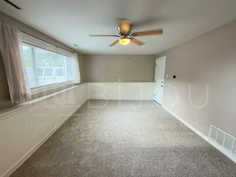 2224 Cooper Ave — Photo 2