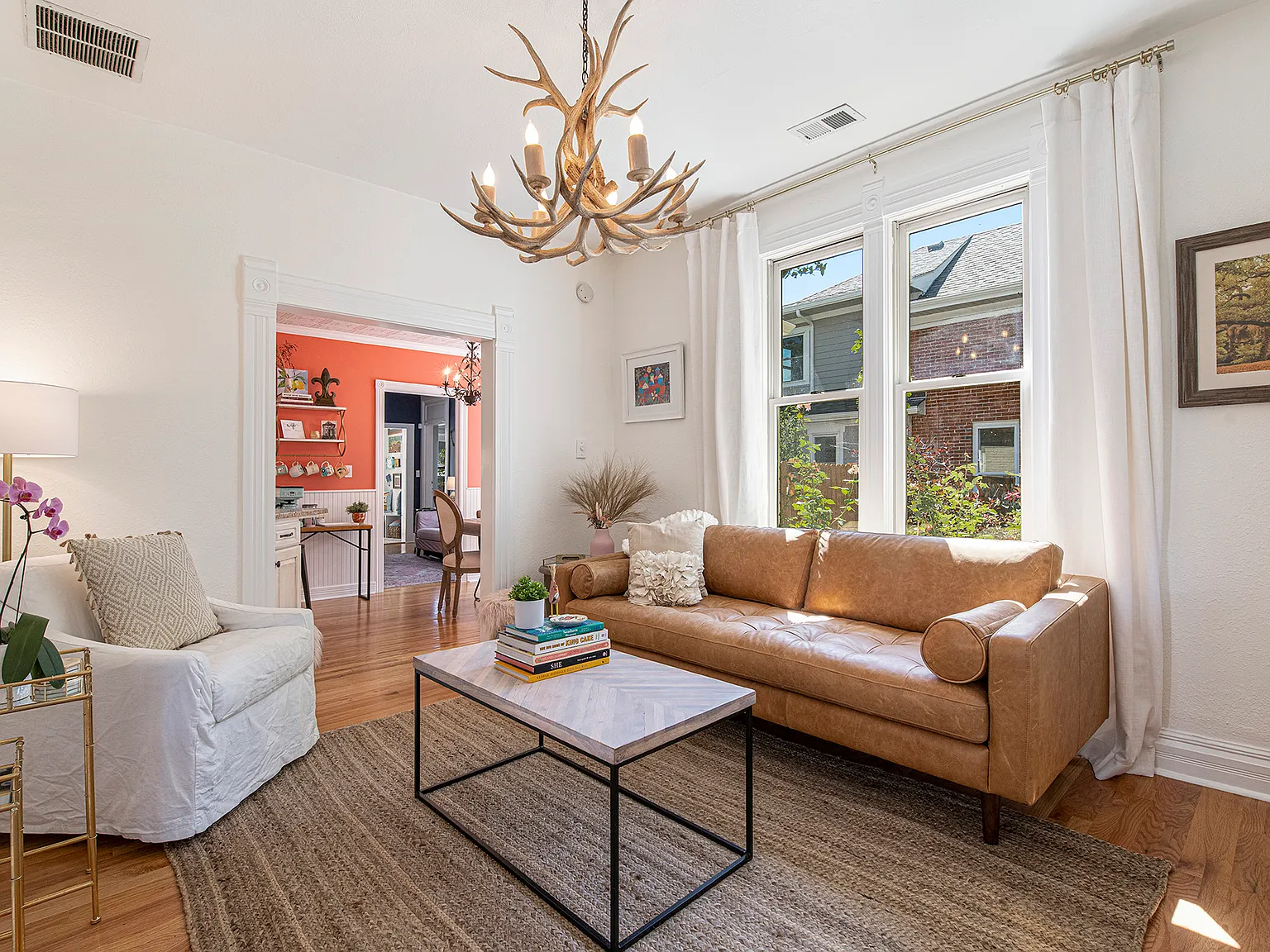 3 bed, 1300 sqft, $4,300 — Photo 3