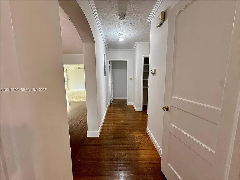 110 Antilla Ave — Photo 7