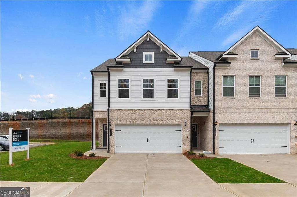 8163 Tiger Way photo 1