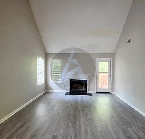 1423 Shiloh Way NW — Photo 4