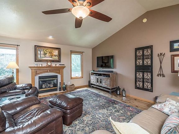 4th image of 7321 S Russet Dr