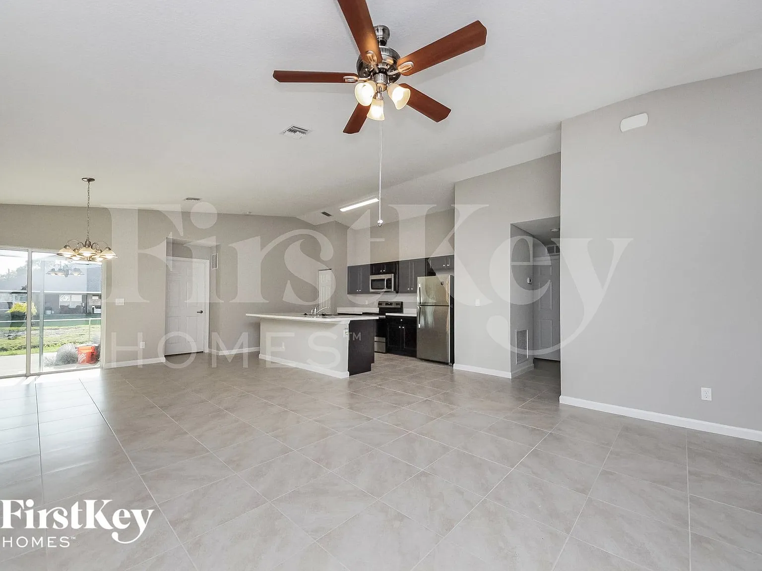4 bed, 2.0 bath, 1833 sqft, $2,070 — Photo 3