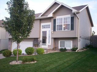 17733 Lillian St, Omaha, NE 68136