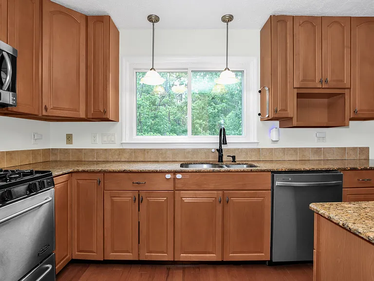 853 Foxcroft Dr — Photo 16