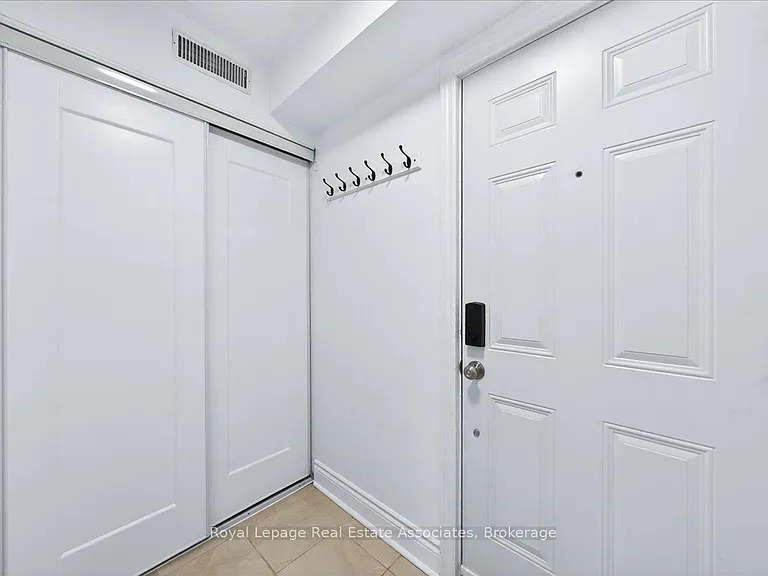 75 Bristol Rd E #191 — Photo 17