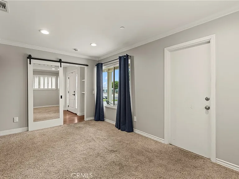 1096 Canyon View Dr — Photo 34