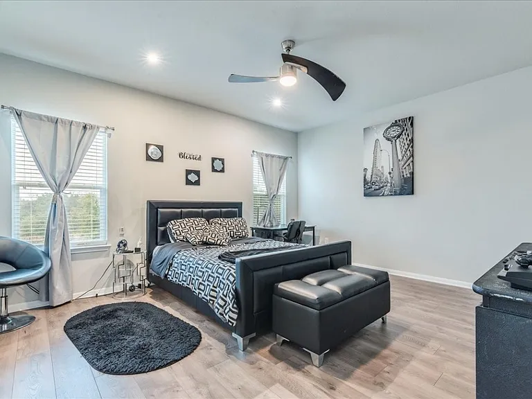 9806 Baden Ln #9806 — Photo 17