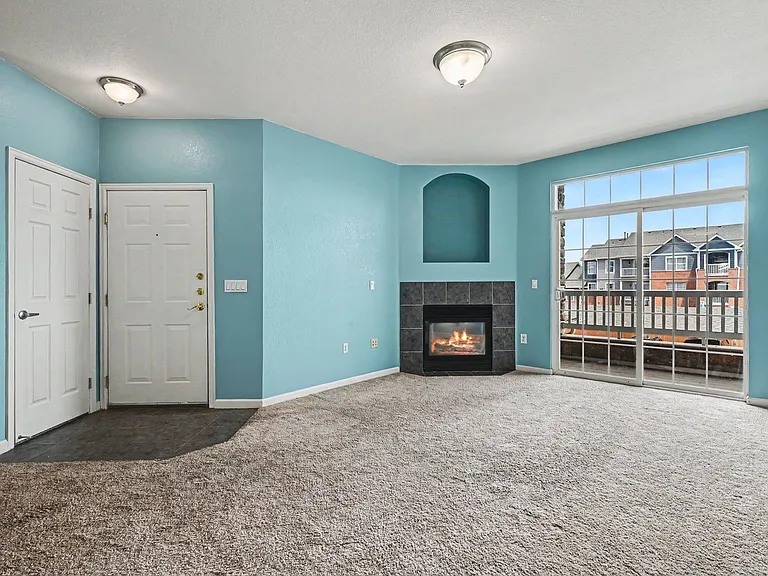 7440 S Blackhawk St #3204 — Photo 2