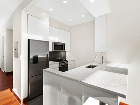 2nd image of 305 E 63rd St APT 4N