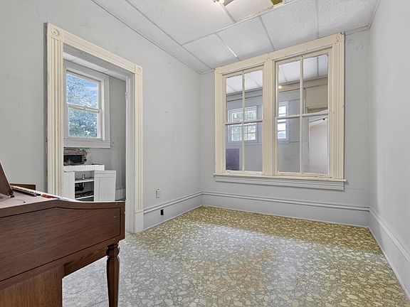 30th image of 214 South St E