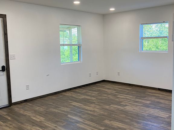 4th image of 4613 Madison #6060