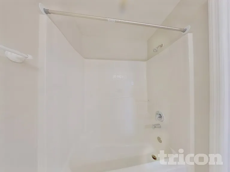 970 Cambridge Ct — Photo 10