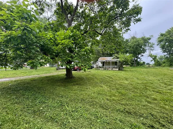 1009 Ernest St, Cahokia, IL 62206