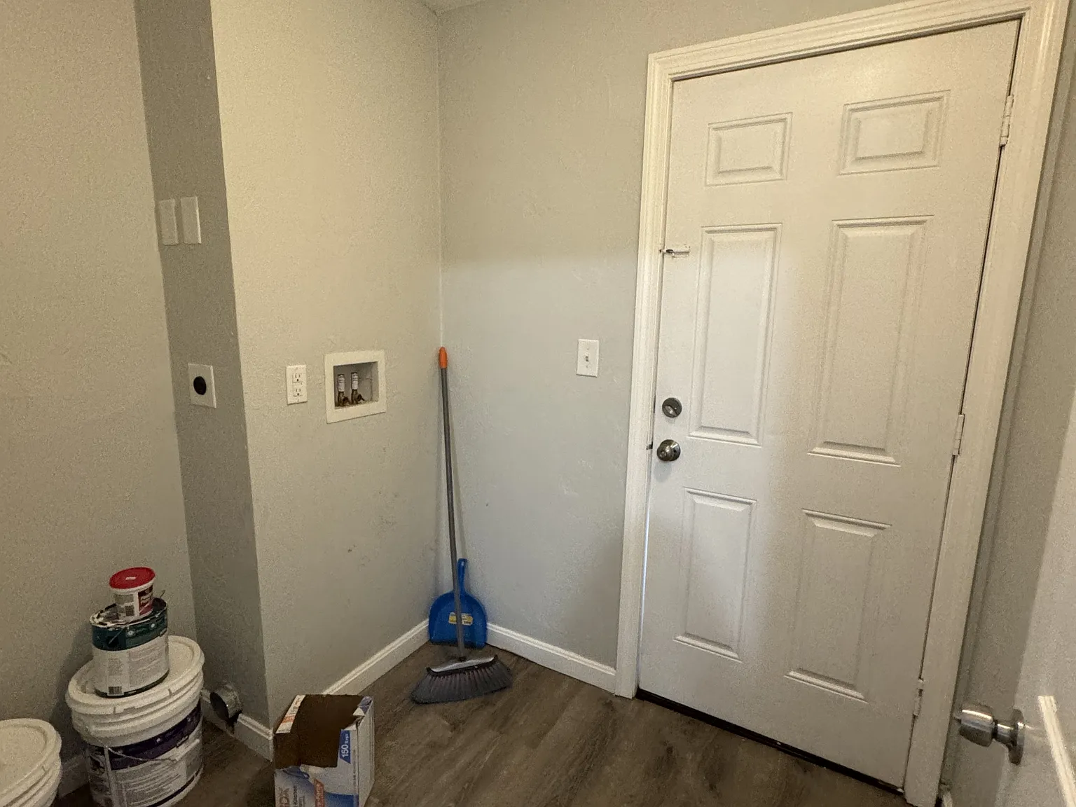 18 Lakewood Street - 2L — Photo 4
