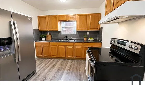 2128 N Stonewall Ave — Photo 3