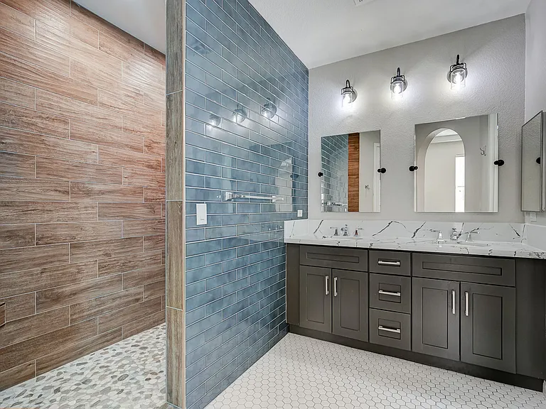 2429 Granada Bluff Ct — Photo 26