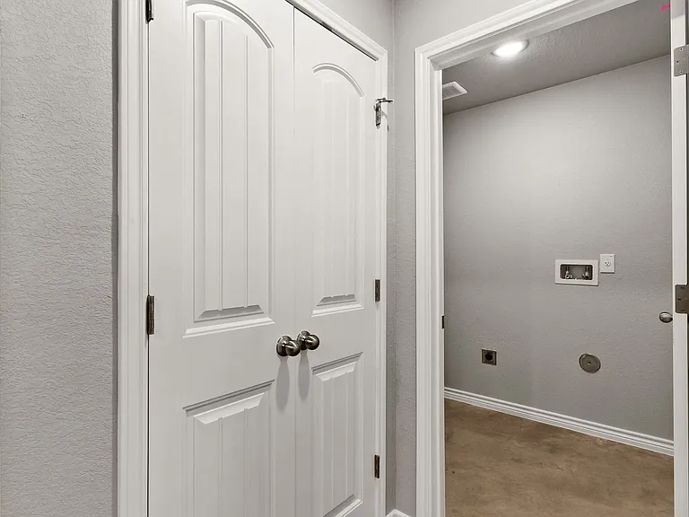 304 Blair St — Photo 21