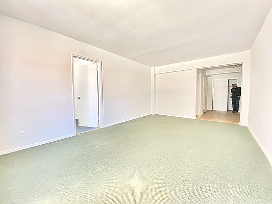 4th image of 86-03 Queens Blvd #4M