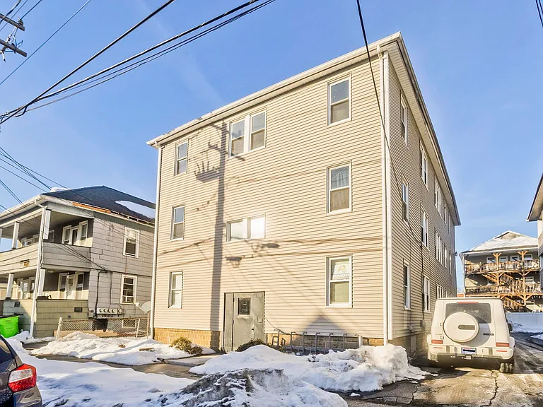 1200 Grattan St #2L — Photo 10
