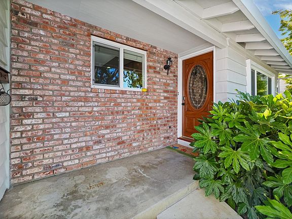 2nd image of 3982 Hamilton Park Dr