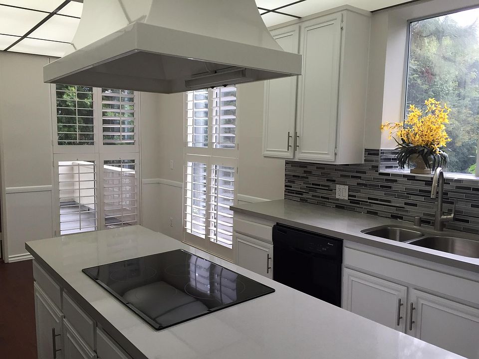 1st image of 4949 Genesta Ave Unit 215