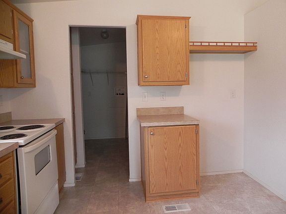 Kitchen to Utility Room