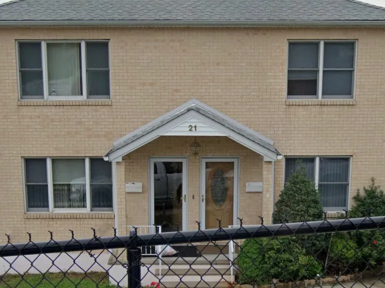 Dunston Ave — Photo 17