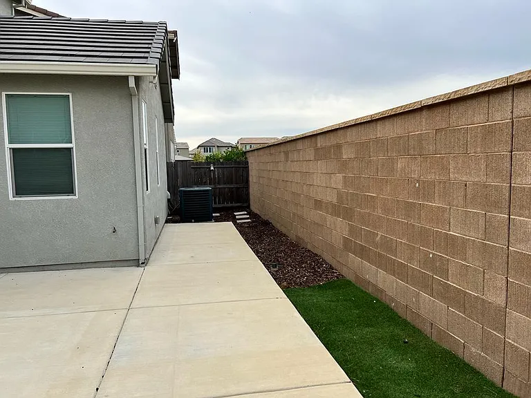 1335 Orchid Ct — Photo 27