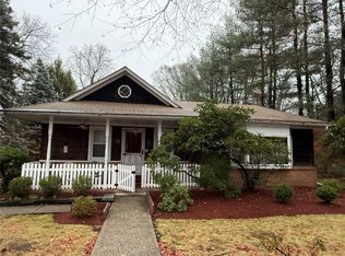 36 Forest Glen Rd, Valley Cottage, NY 10989