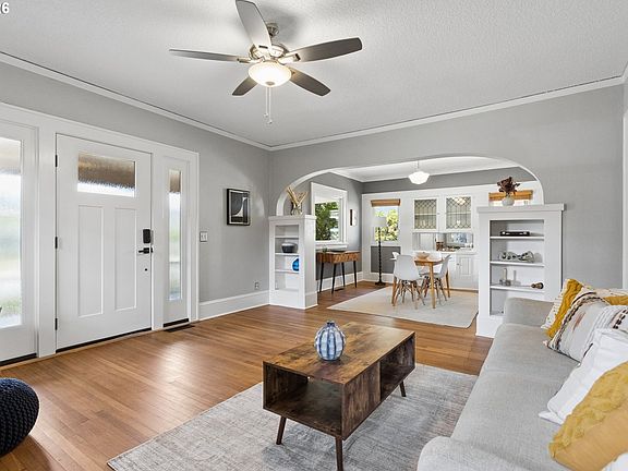 5th image of 2720 SE 66th Ave
