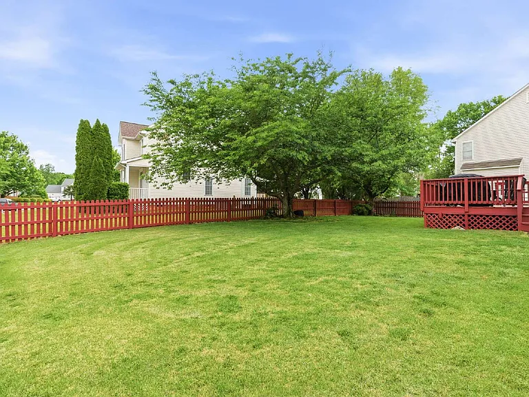 607 Green Garden Cir — Photo 35