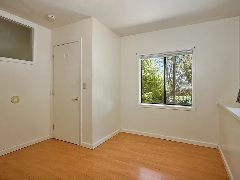 2704 Virginia St 1/2-4 — Photo 10