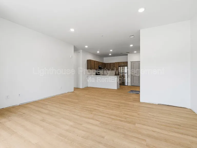 Riverbend Flats Apartments — Photo 98