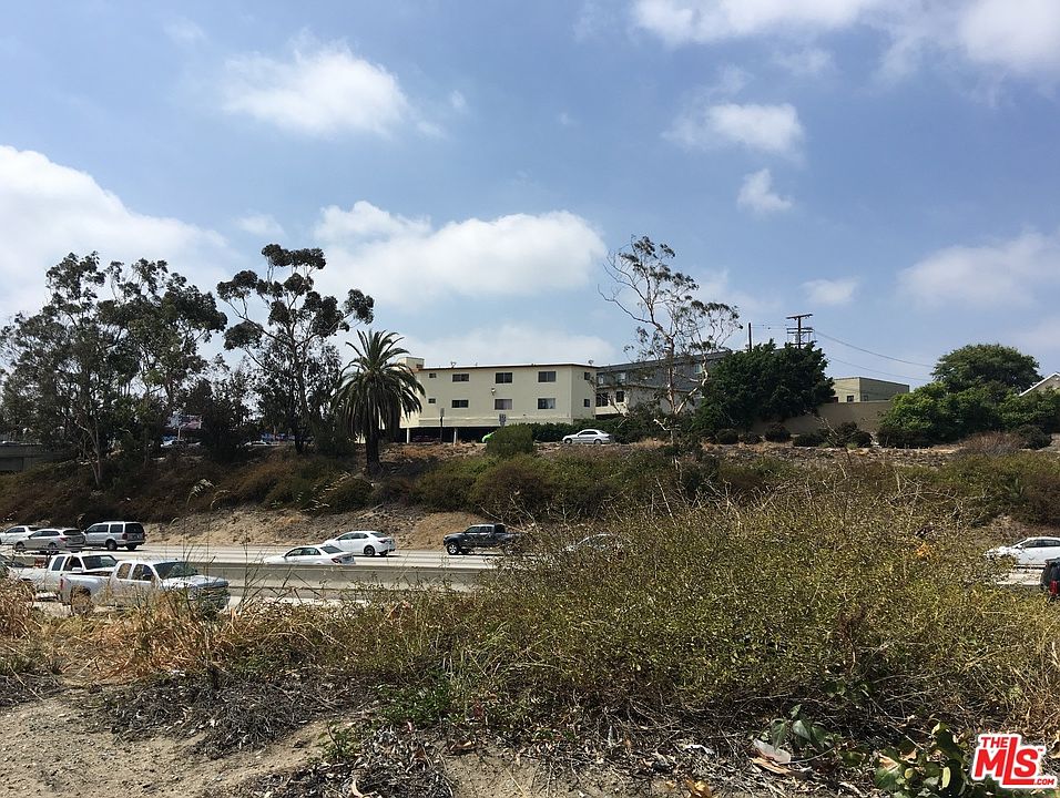 2nd image of 2340 Crenshaw Blvd