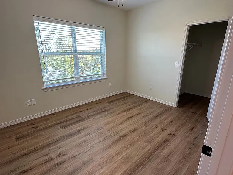 750 Windsor Ct #206 — Photo 8