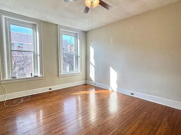 241 N Queen St #3, Lancaster, PA 17602