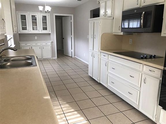 5th image of 1803 Kensington Dr