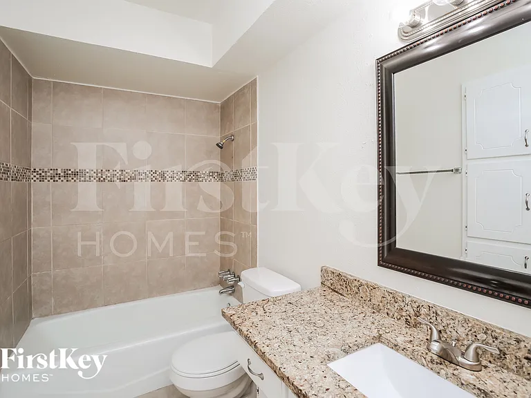 1841 College Pkwy — Photo 14