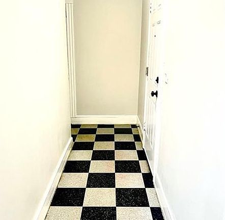 5th image of 86 Wickham Ave