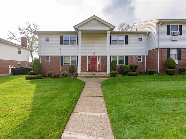 53 Colonial Cir Unit D, Chicopee, MA 01020