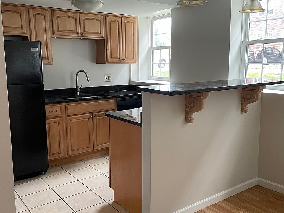 1st image of 2646 N Moreland Blvd APT 9