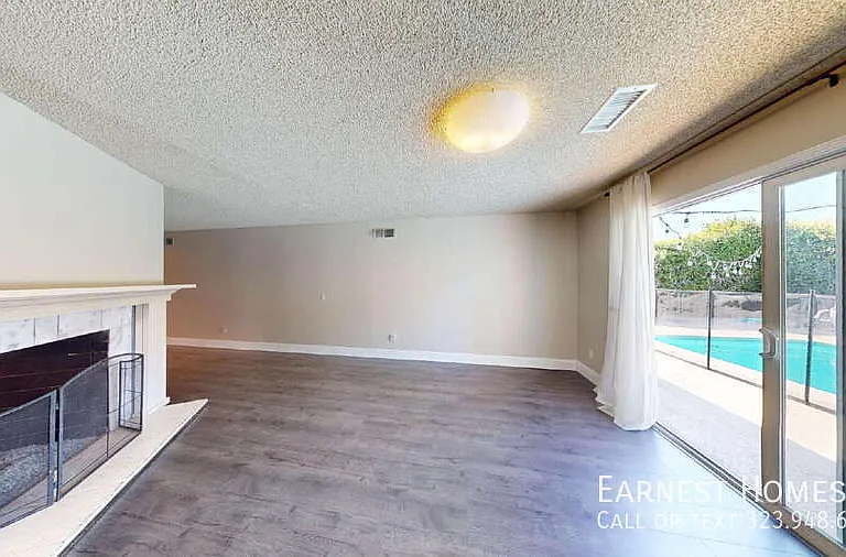 21019 Hackney St — Photo 7