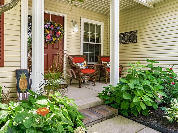3rd image of 5781 Camhurst Ct
