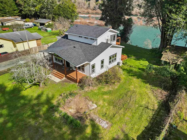 6571 S Bank Rd, Crescent City, CA 95531