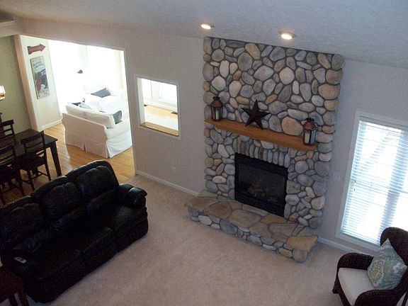 4th image of 92 Emerald Ave