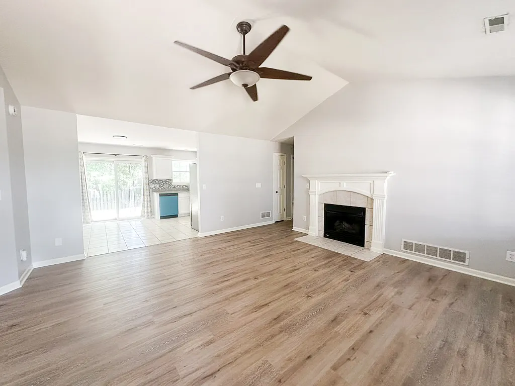 3 bed, 1268 sqft, $1,750 — Photo 3